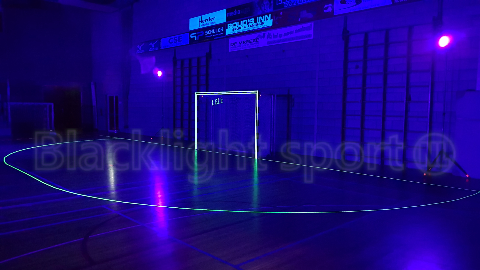 Blacklight handbal glow in the dark sport