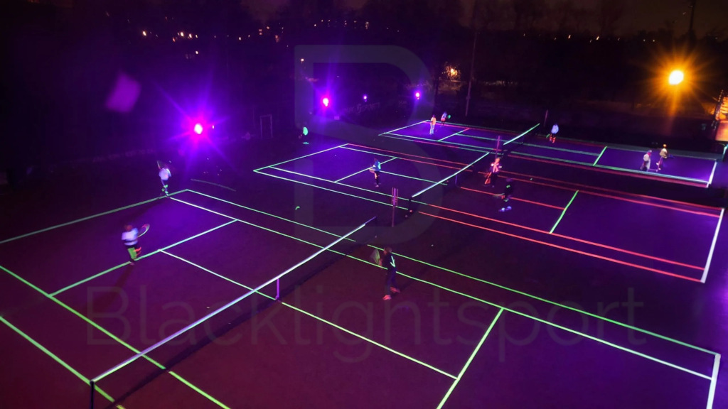 Blacklightsport - Outdoor glow in the dark tennis huren